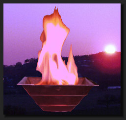 Dies ist das vollst�ndig ausgef�hrte Agnihotra-Feuer. Man kann nun still sitzen, bis die Flammen erloschen sind.